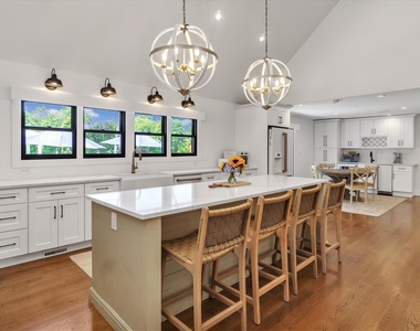 99 Beach Road - Photo Thumbnail 6