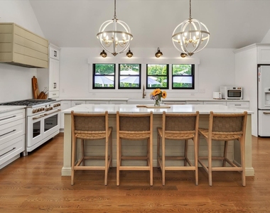 99 Beach Road - Photo Thumbnail 7