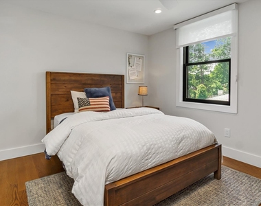 99 Beach Road - Photo Thumbnail 25
