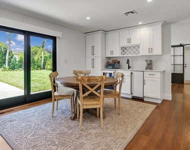 99 Beach Road - Photo Thumbnail 12