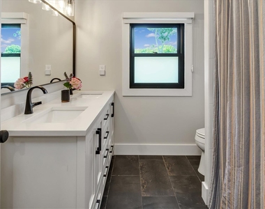 99 Beach Road - Photo Thumbnail 24