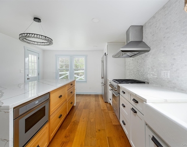 5 Valley Farm Road - Photo Thumbnail 16
