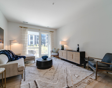 750 Hawthorn Row - Photo Thumbnail 12