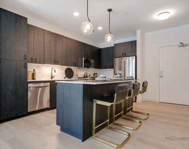 750 Hawthorn Row - Photo Thumbnail 11
