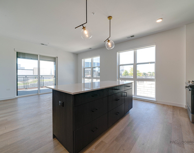 750 Hawthorn Row - Photo Thumbnail 11