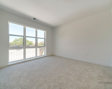 750 Hawthorn Row - Photo Thumbnail 14