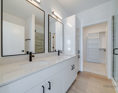 750 Hawthorn Row - Photo Thumbnail 16