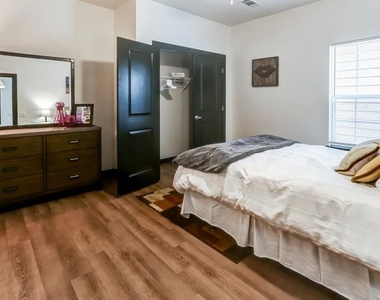 715 N 16th St - Photo Thumbnail 21