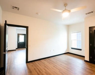 715 N 16th St - Photo Thumbnail 12
