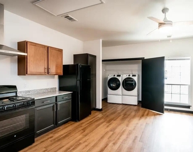 715 N 16th St - Photo Thumbnail 15
