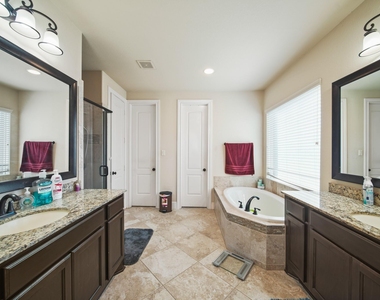 2523 Crossvine Drive - Photo Thumbnail 11