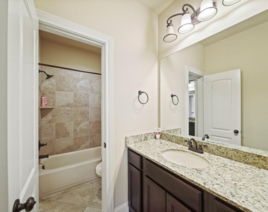 2523 Crossvine Drive - Photo Thumbnail 20