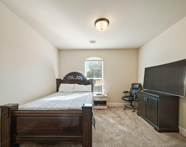 2523 Crossvine Drive - Photo Thumbnail 16