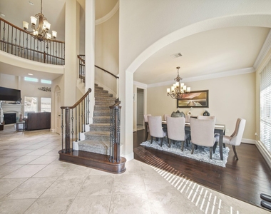 2523 Crossvine Drive - Photo Thumbnail 4
