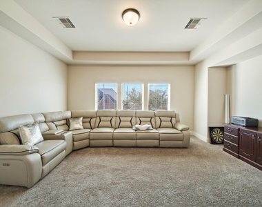2523 Crossvine Drive - Photo Thumbnail 14