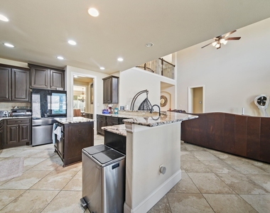 2523 Crossvine Drive - Photo Thumbnail 7