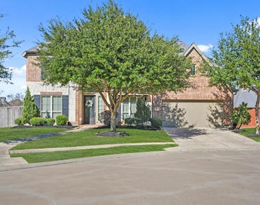 2523 Crossvine Drive - Photo Thumbnail 1