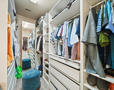 2523 Crossvine Drive - Photo Thumbnail 12