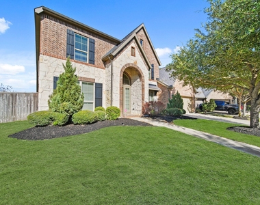 2523 Crossvine Drive - Photo Thumbnail 2
