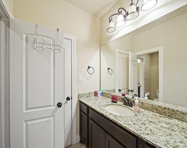 2523 Crossvine Drive - Photo Thumbnail 17