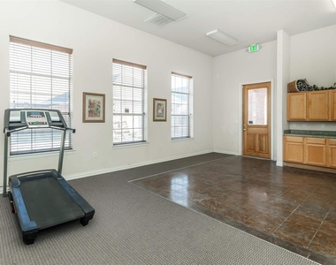 1600 W Clements Street - Photo Thumbnail 11
