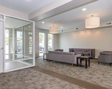 1811 Losantiville Ave - Photo Thumbnail 3