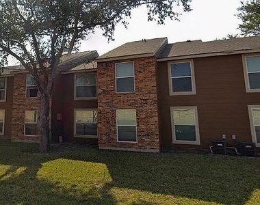 513 W Frontage St - Photo Thumbnail 1