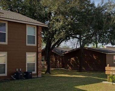 513 W Frontage St - Photo Thumbnail 5