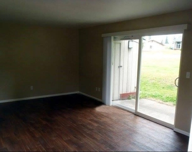 200 High School Road Ne - Photo Thumbnail 6