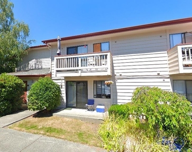 200 High School Road Ne - Photo Thumbnail 4