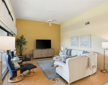 7048 Pelican Bay Boulevard - Photo Thumbnail 6