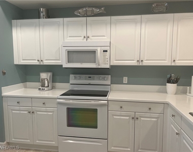 10820 Palazzo Way - Photo Thumbnail 3