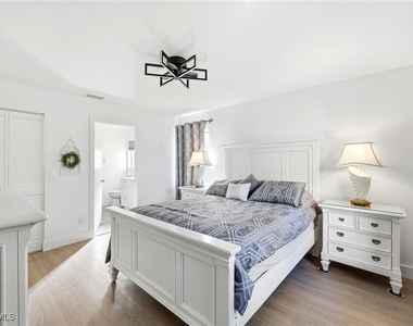 7707 Jewel Lane - Photo Thumbnail 22