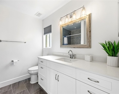 7707 Jewel Lane - Photo Thumbnail 25