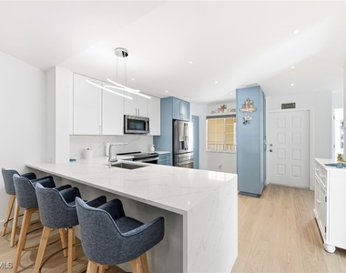 7707 Jewel Lane - Photo Thumbnail 10