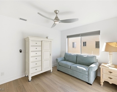 7707 Jewel Lane - Photo Thumbnail 11