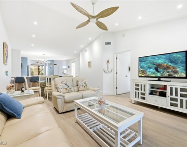 7707 Jewel Lane - Photo Thumbnail 17