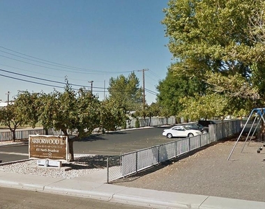 451 N Broadway - Photo Thumbnail 2