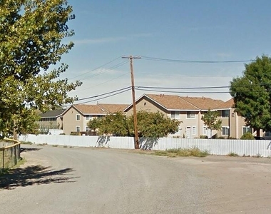 451 N Broadway - Photo Thumbnail 5