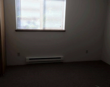 8401 Henning Dr - Photo Thumbnail 4