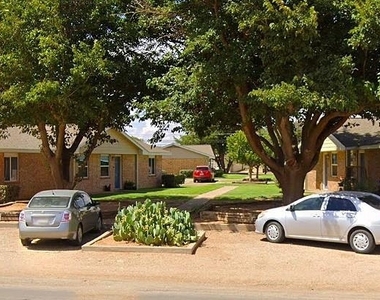 1100 12th St - Photo Thumbnail 4