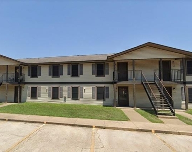 1100 S Adams Street - Photo Thumbnail 5