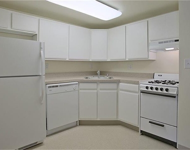 1100 S Adams Street - Photo Thumbnail 8