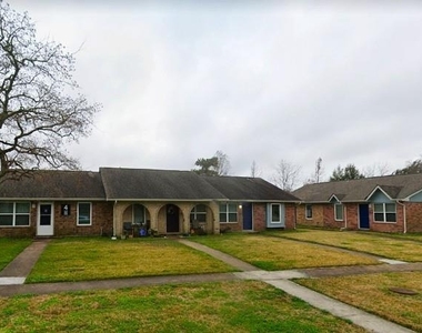 3301 Royal St - Photo Thumbnail 2