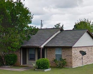 380 Blanco Avenue - Photo Thumbnail 3
