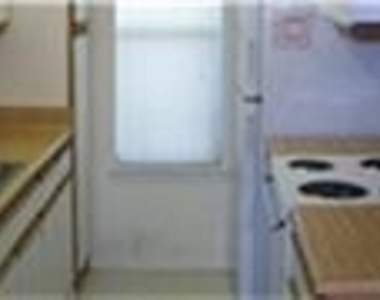 380 Blanco Avenue - Photo Thumbnail 5