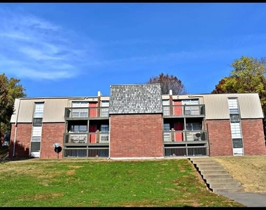 1301 S Scott Ave - Photo Thumbnail 3