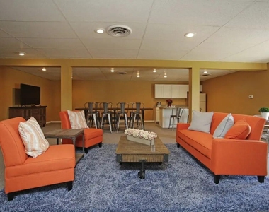 1301 S Scott Ave - Photo Thumbnail 7
