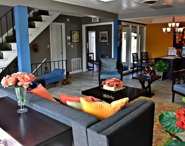 1301 S Scott Ave - Photo Thumbnail 6