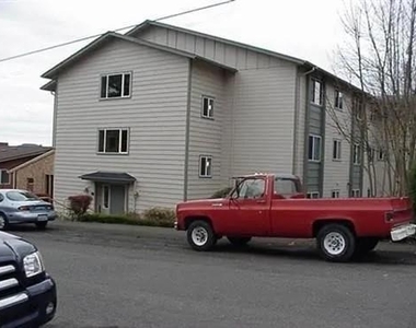 141 S River Street - Photo Thumbnail 4